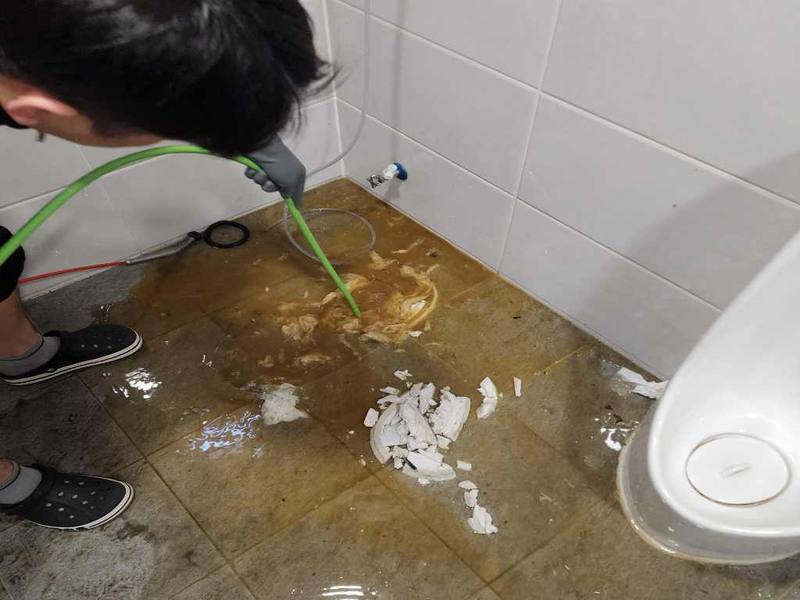안양 하수구역류 작업사례 9